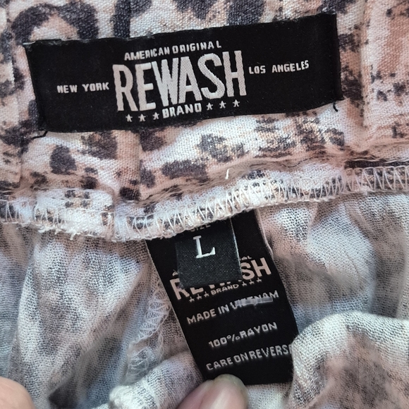 REWASH Leopard Print Women's Shorts BOHO SIZE LARGE SKU 204 - Picture 2 of 5